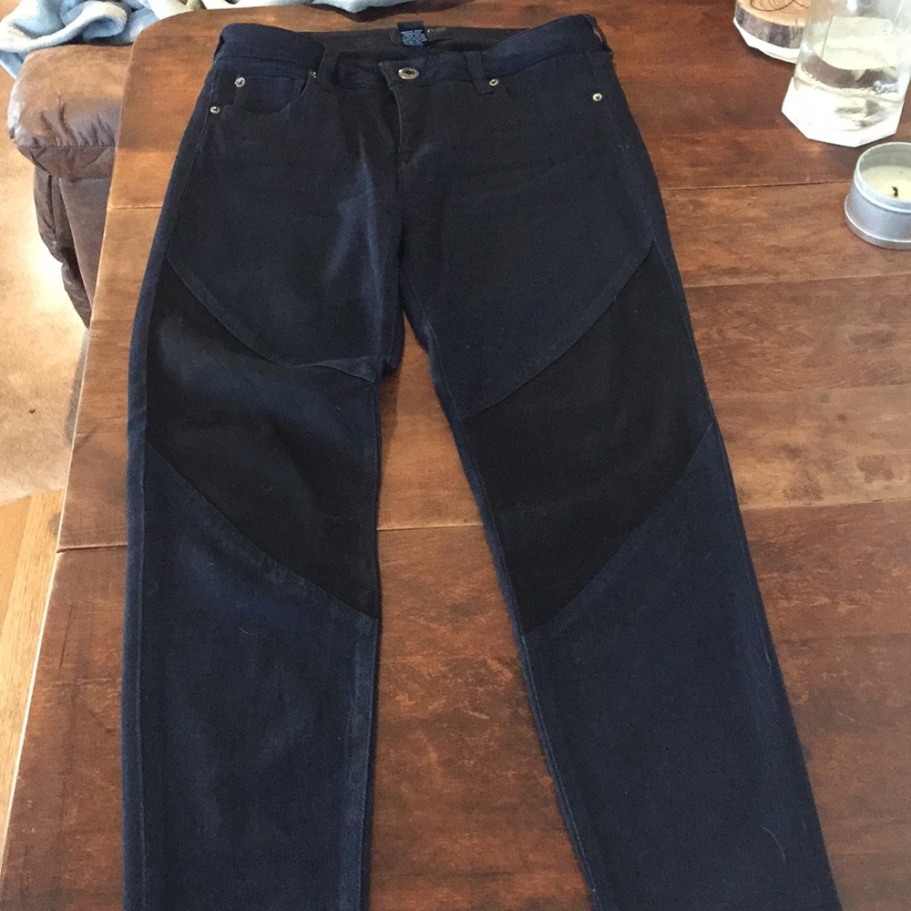 Super soft w/stretch skinny jeans with black inlay